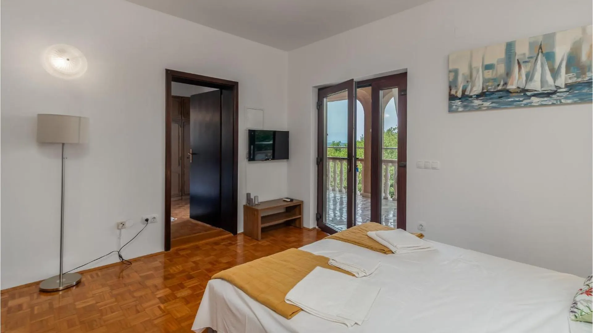 Gorgeous Apartment In Jadranovo With Wifi